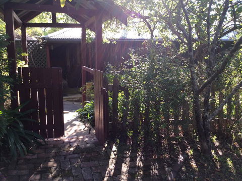 Capers Guesthouse, Barn And Cottage - Gold Coast 1