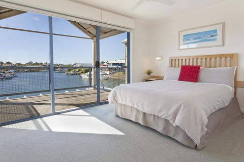 Captains Cove Resort - Tourism Gold Coast 2