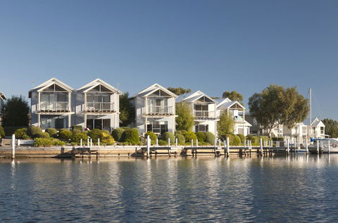 Captains Cove Resort - Tourism Gold Coast 0