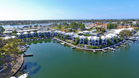 Captains Cove Resort - Tourism Gold Coast 3