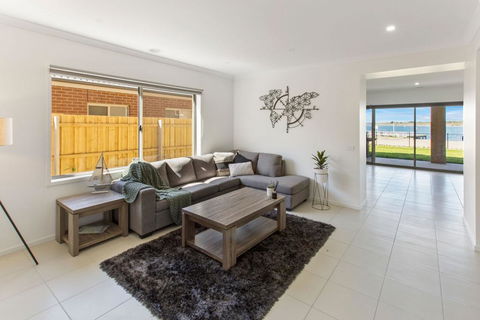 Captains Hideaway - Jetty Berth And Pet Friendly - Tourism Gold Coast 3