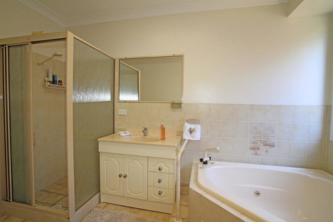 Carefree On Cormorant - Tourism Gold Coast 3