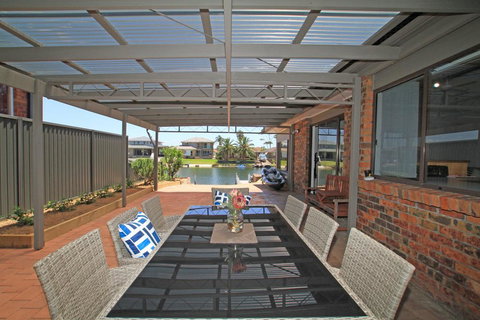 Carefree On Cormorant - Tourism Gold Coast 0