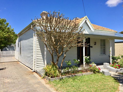 Carey Cottage - Tourism Gold Coast 0