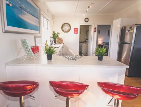 Carrickalinga SeaHaven: Coastal Escape-4BRM - 29 Riverview Drive - Tourism Gold Coast 3