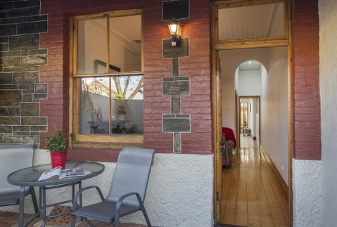 Carrington Charm - CBD - WiFi - Parking - Tourism Gold Coast 2