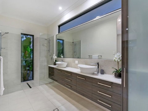 Castaways - Palm Cove - Tourism Gold Coast 2