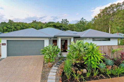 Castaways - Palm Cove - Tourism Gold Coast 3