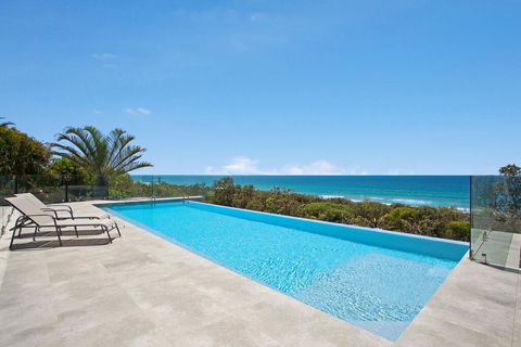 Castaways Beach Escape - Tourism Gold Coast 1