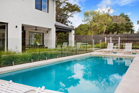 CATALINA - MOUNT ELIZA - Tourism Gold Coast 0