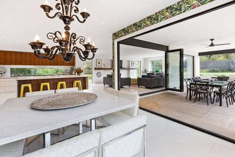 CATALINA - MOUNT ELIZA - Tourism Gold Coast 1