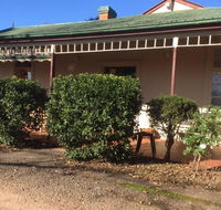 Catania Cottage  Farmhouse - Gold Coast