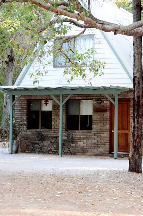 Caves Road Chalets - Tourism Gold Coast 3