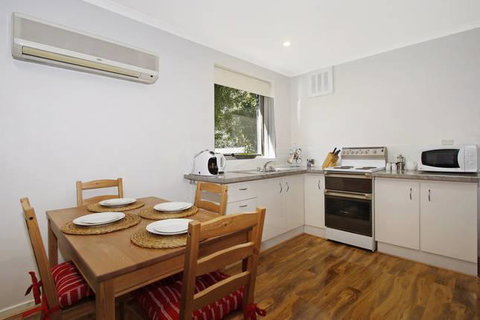 Cedar 6 - Fully Renovated Apartment - Tourism Gold Coast 1