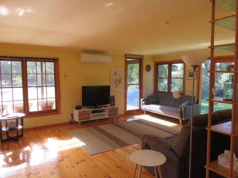 Cedar Cottage Nelson-2 Acre Retreat - Tourism Gold Coast 2