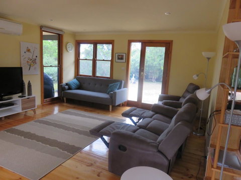 Cedar Cottage Nelson-2 Acre Retreat - Tourism Gold Coast 3