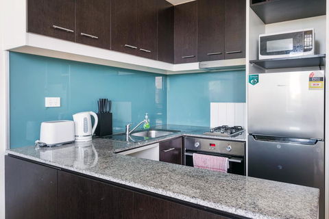 Central And Modern Apartment In Melbourne CBD - Tourism Gold Coast 3