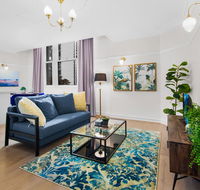 Central Apartment with Spacious Living and Dining - Gold Coast