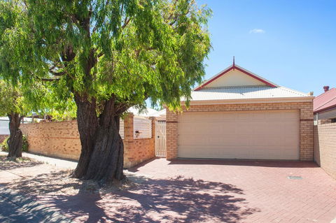 Central Townhouse Margaret River - Tourism Gold Coast 1