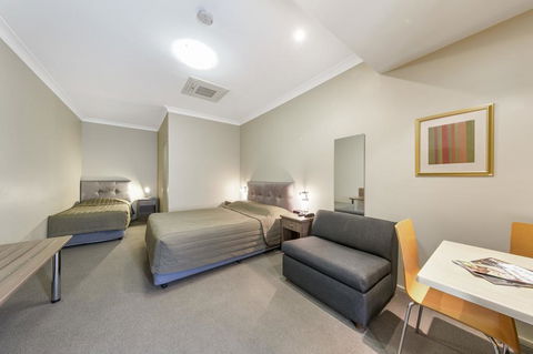 Cessnock Motel - Gold Coast 3
