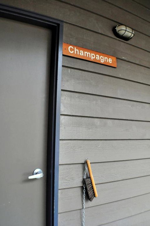 Champagne - Tourism Gold Coast 3