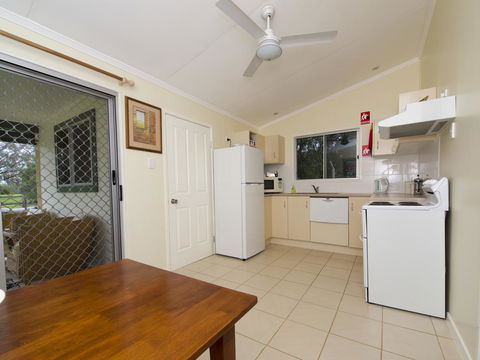 Charleville Bush Cottage - Tourism Gold Coast 3