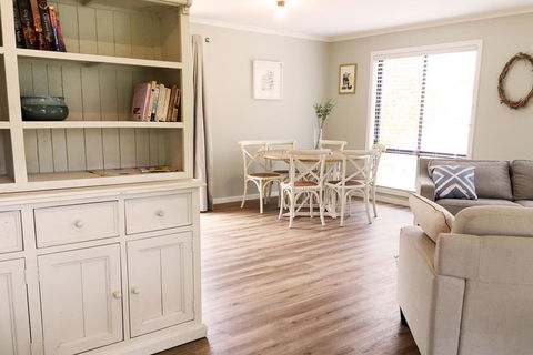 Charlottes Honor - River & Golf Cottage - Tourism Gold Coast 3