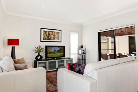 Chateau Shiraz - Tourism Gold Coast 2