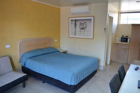 Chelsea Motor Inn - Tourism Gold Coast 0