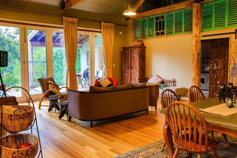 Chevys Rest - Gold Coast 2