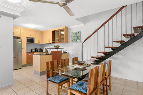 Chic City Apartment With Waterfront Views - Tourism Gold Coast 3