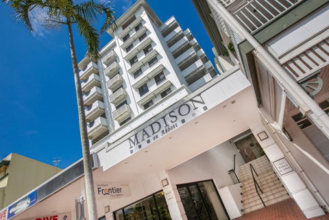 Chic City Apartment With Waterfront Views - Tourism Gold Coast 1