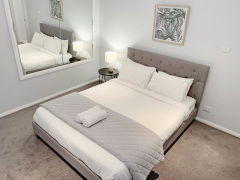 City Center - Modern 2-Bedroom Apartment - Tourism Gold Coast 1