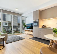 Clean Modern Apartment 15 Mins From City on Tram - Gold Coast