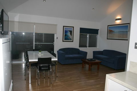 Clearwater Motel Apartments - Tourism Gold Coast 3