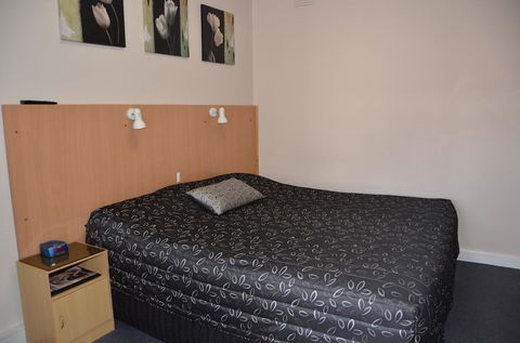 Clifton Motel - Tourism Gold Coast 0