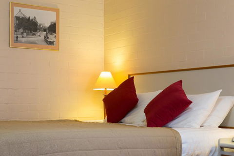 Club Motel Armidale - Tourism Gold Coast 2