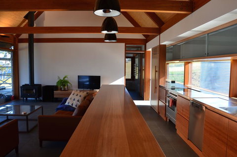 Coast House Tasmania - Tourism Gold Coast 1