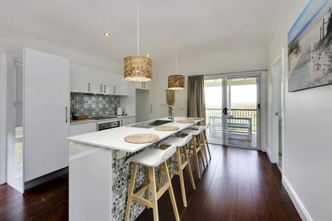 Coastal Hideaway - Tourism Gold Coast 1