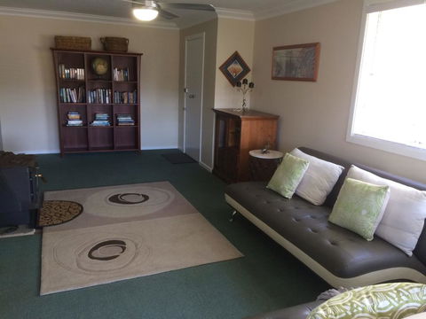 Cockatoo Corner - Armidale - Tourism Gold Coast 3
