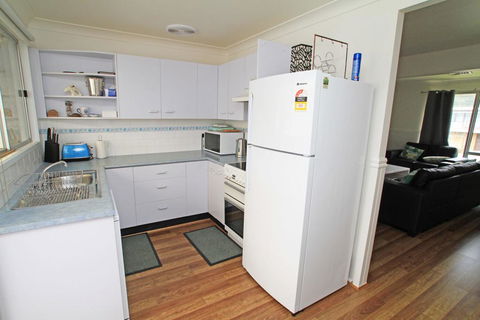 Cockatoo House - Tourism Gold Coast 3