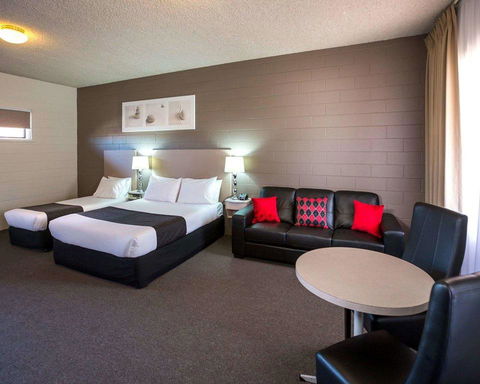 Comfort Inn & Suites King Avenue - Tourism Gold Coast 3