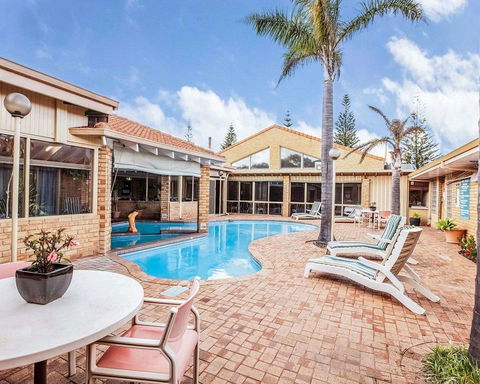 Comfort Inn Bay Of Isles - Tourism Gold Coast 2