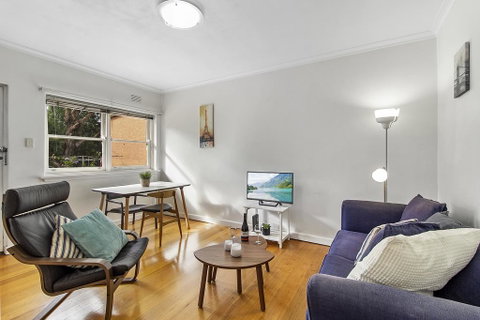Comfy One-bedroom Unit Between City And Airport - Tourism Gold Coast 0