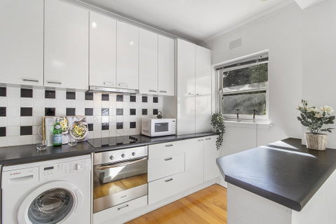 Comfy One-bedroom Unit Between City And Airport - Tourism Gold Coast 1