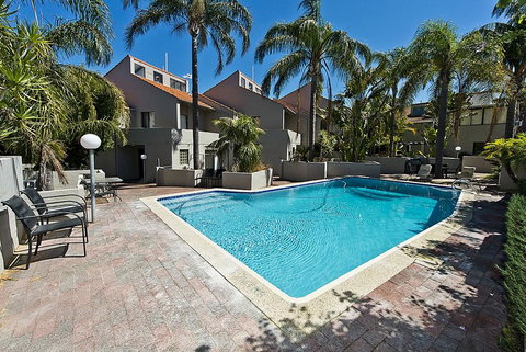 Como Mezzanine Retreat - Tourism Gold Coast 1