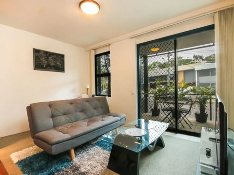 Contemporary 1 Bedroom Teneriffe Apartment With Pool And Gym - Tourism Gold Coast 1