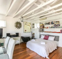 Cool Architect-Designed Studio Close To CBD - Tourism Gold Coast