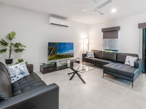 Corals - Tropicana Resort - Cli - Tourism Gold Coast 3