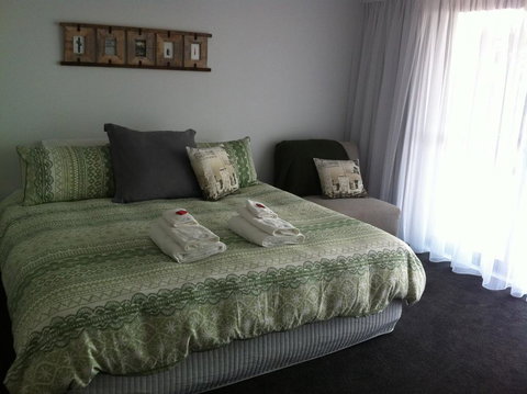 Corinella On The Esplanade Bed & Breakfast - Tourism Gold Coast 2